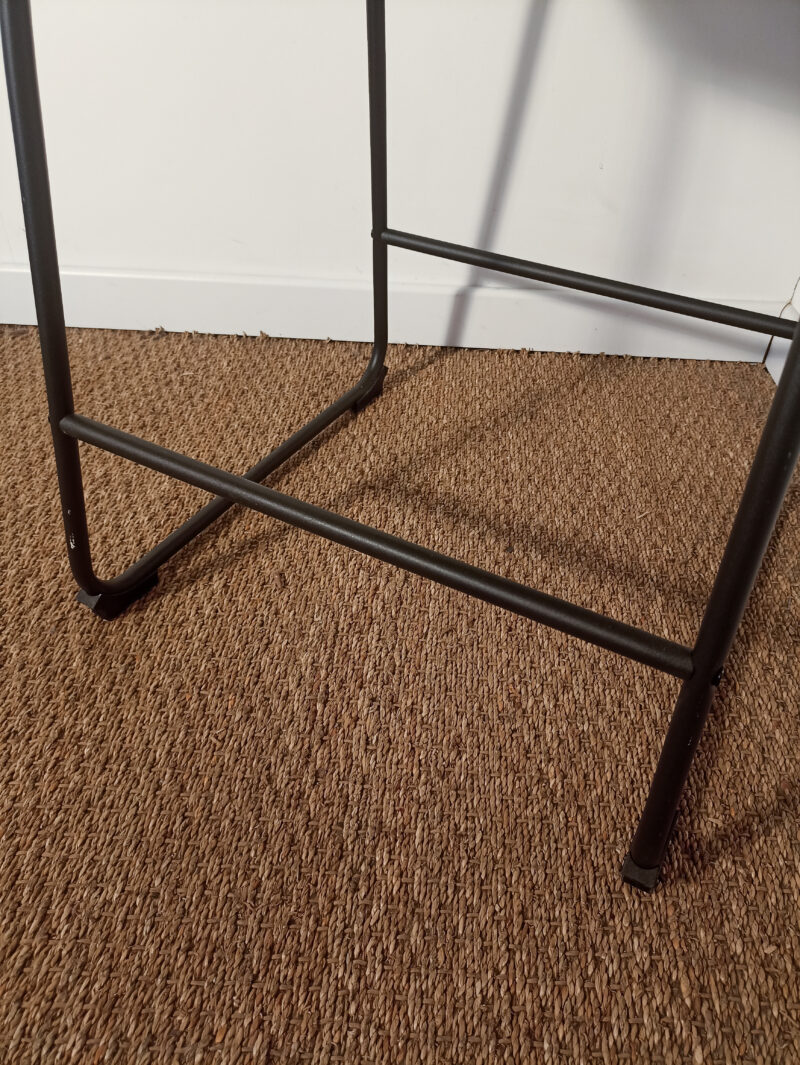 Chaise haute en cuir noir – Image 6