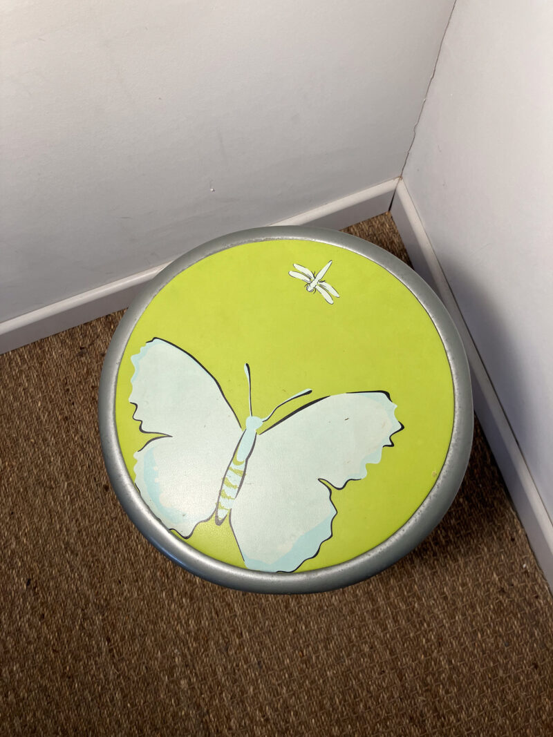 Tabouret pliable motif papillon – Image 3