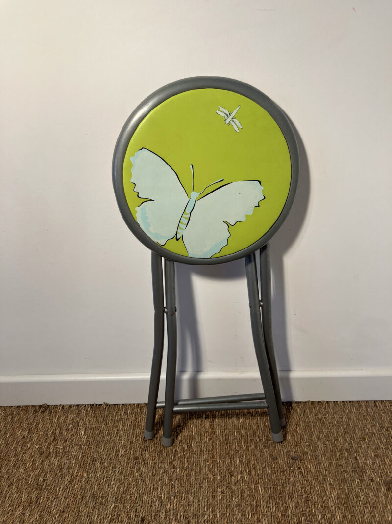 Tabouret pliable motif papillon – Image 5