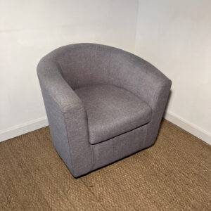 Fauteuil gris arrondi