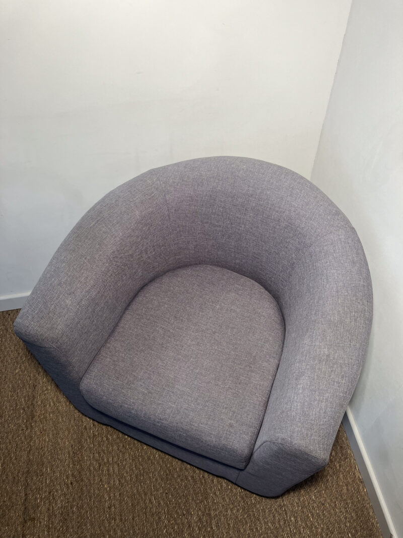 Fauteuil gris arrondi – Image 5