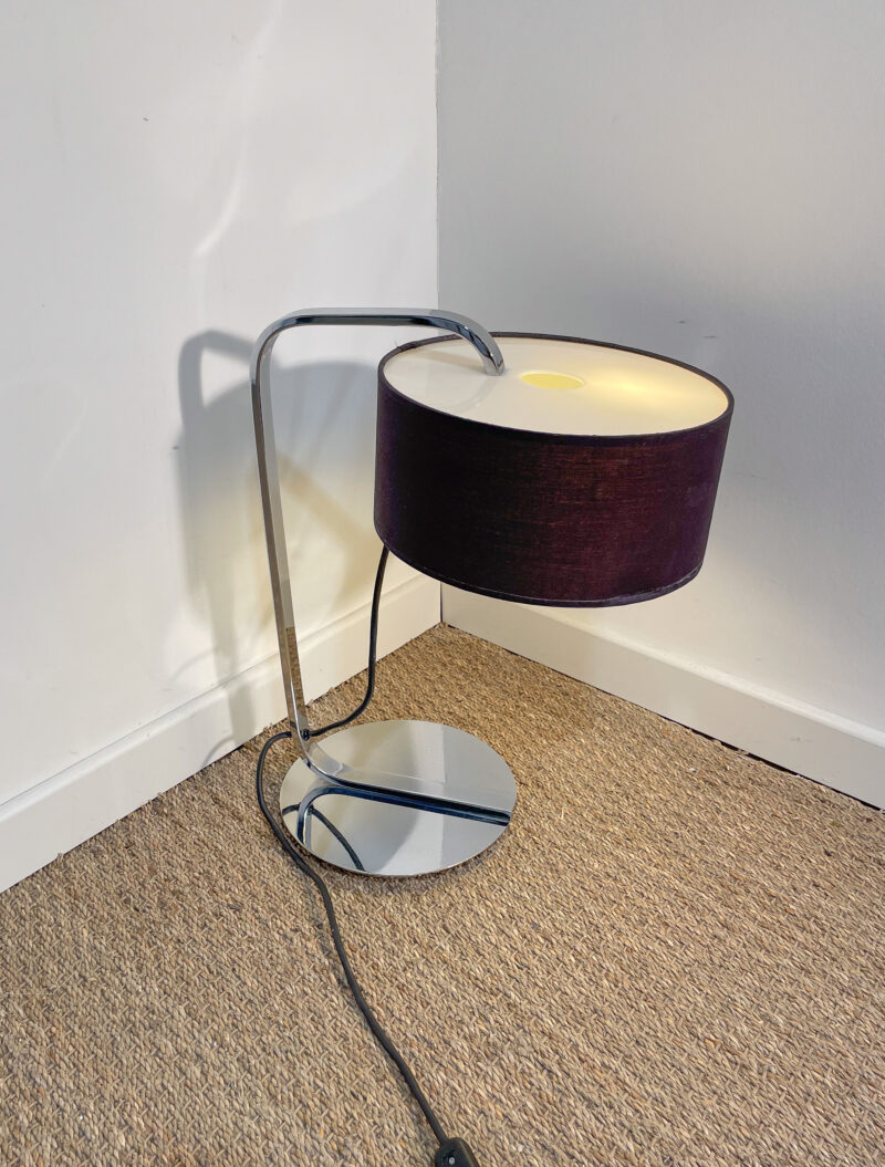 Lampe à poser avec abat jour violet