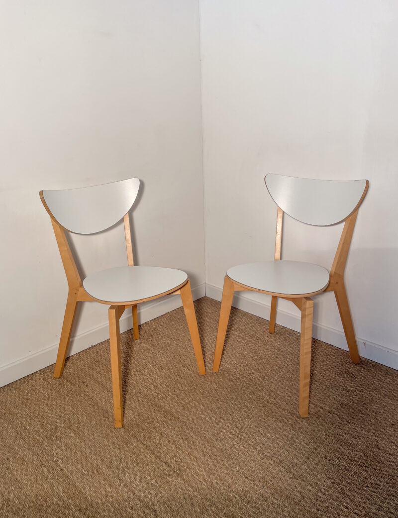 Lot 2 chaises blanc/bois