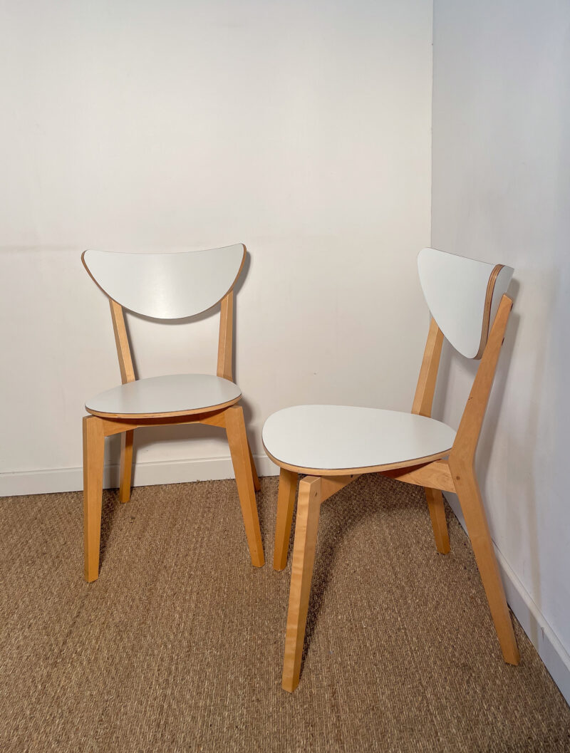Lot 2 chaises blanc/bois – Image 2