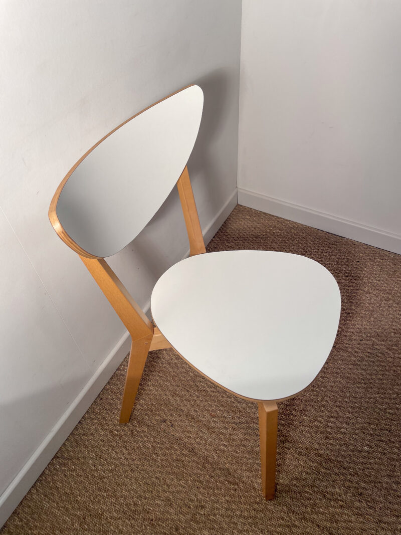 Lot 2 chaises blanc/bois – Image 4
