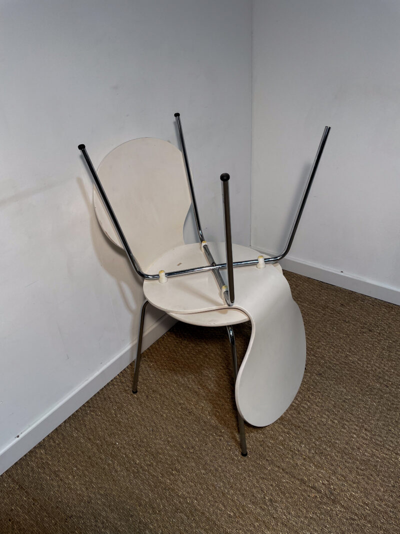 Lot de 2 chaises blanches et pieds en métal – Image 7