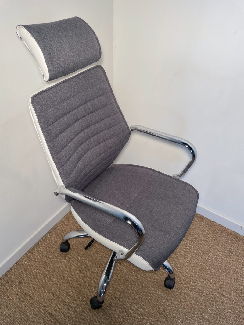 Fauteuil de bureau blanc et gris – Image 3