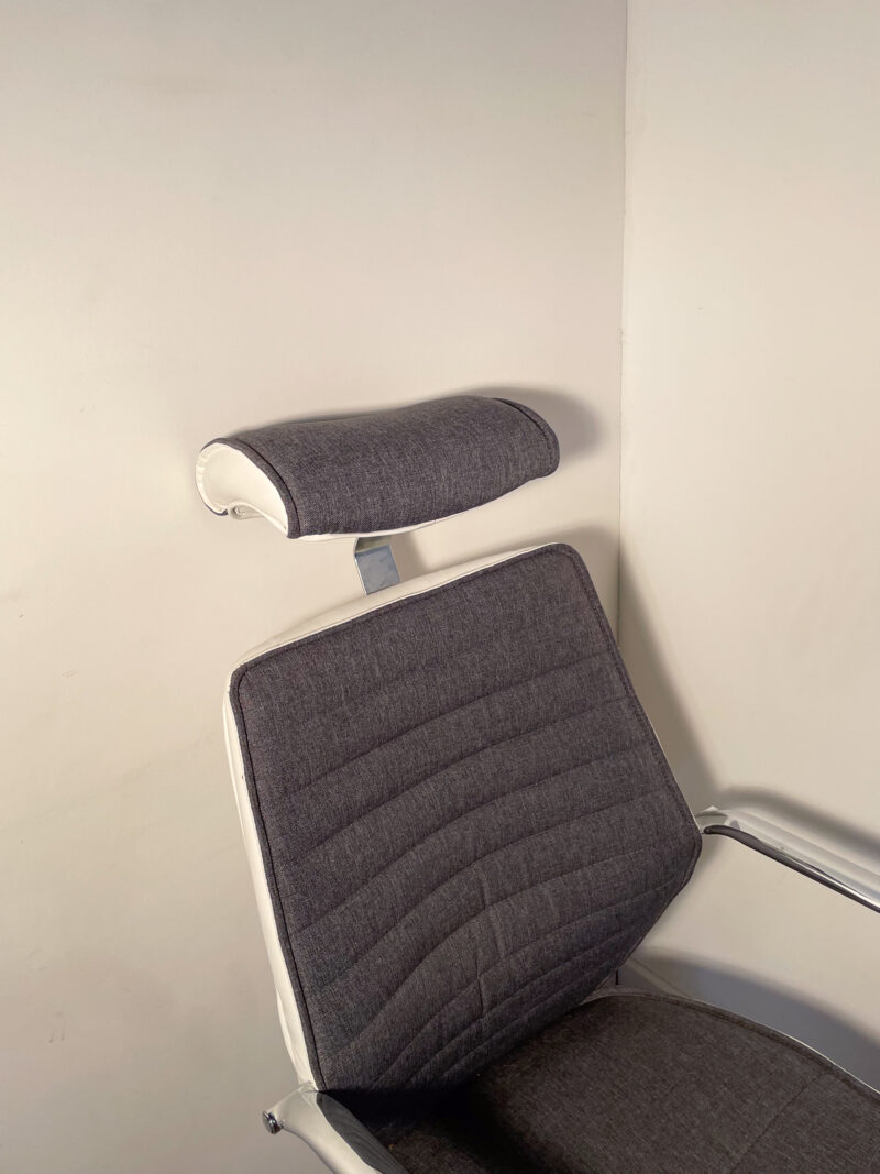 Fauteuil de bureau blanc et gris – Image 4