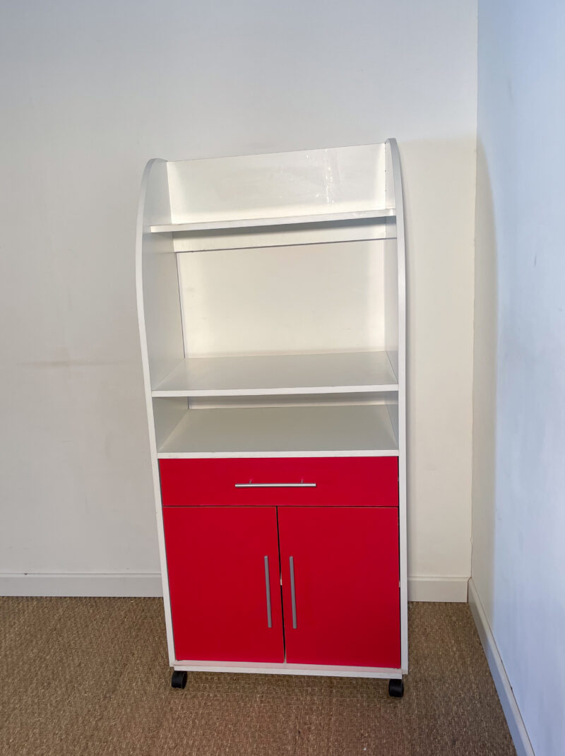Meuble de cuisine blanc et rouge – Image 2