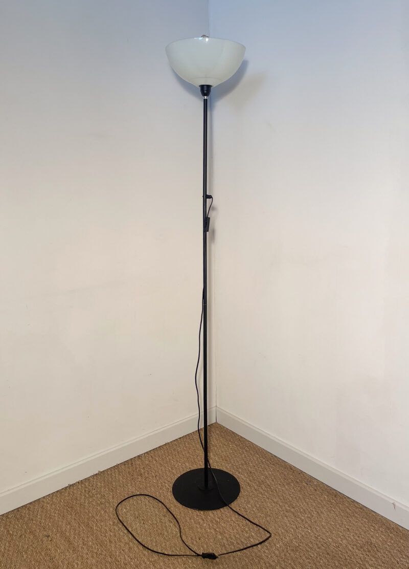 Lampadaire noir et blanc laqué
