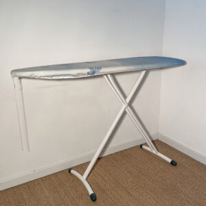 Table à repasser papillon