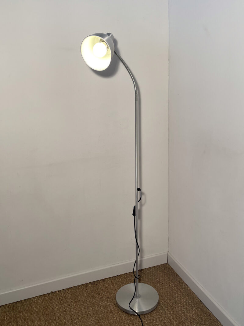 Lampadaire articulé