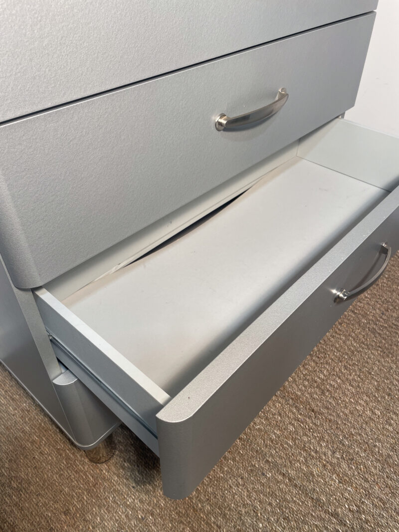 Commode à tiroirs argenté Malibu – Image 12