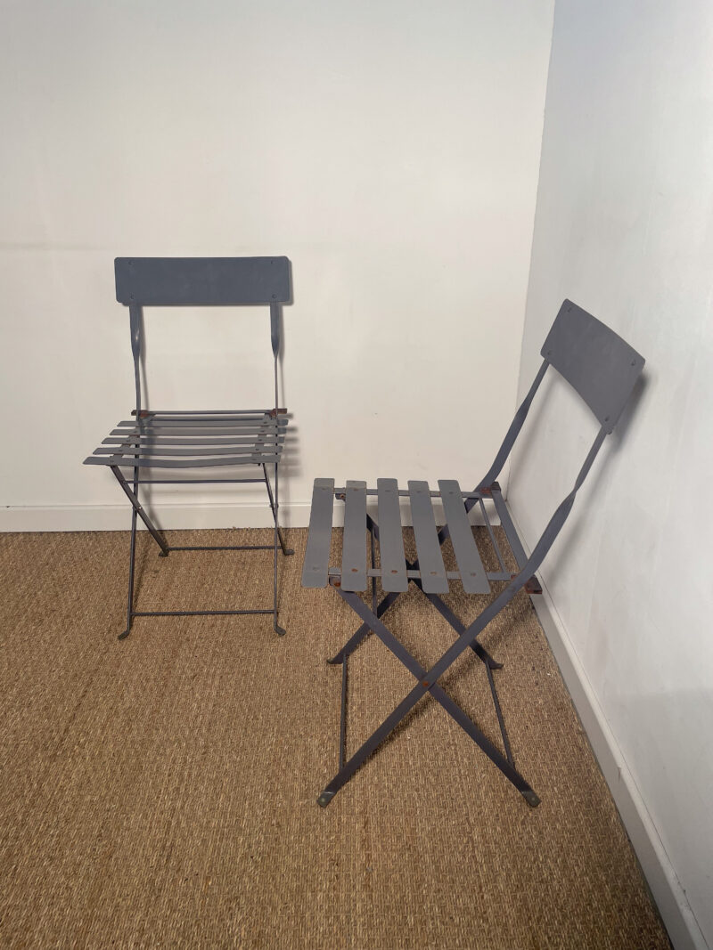 Lot 2 chaises de jardin en fer violet – Image 2