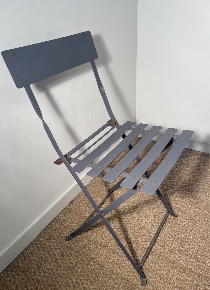 Lot 2 chaises de jardin en fer violet – Image 5