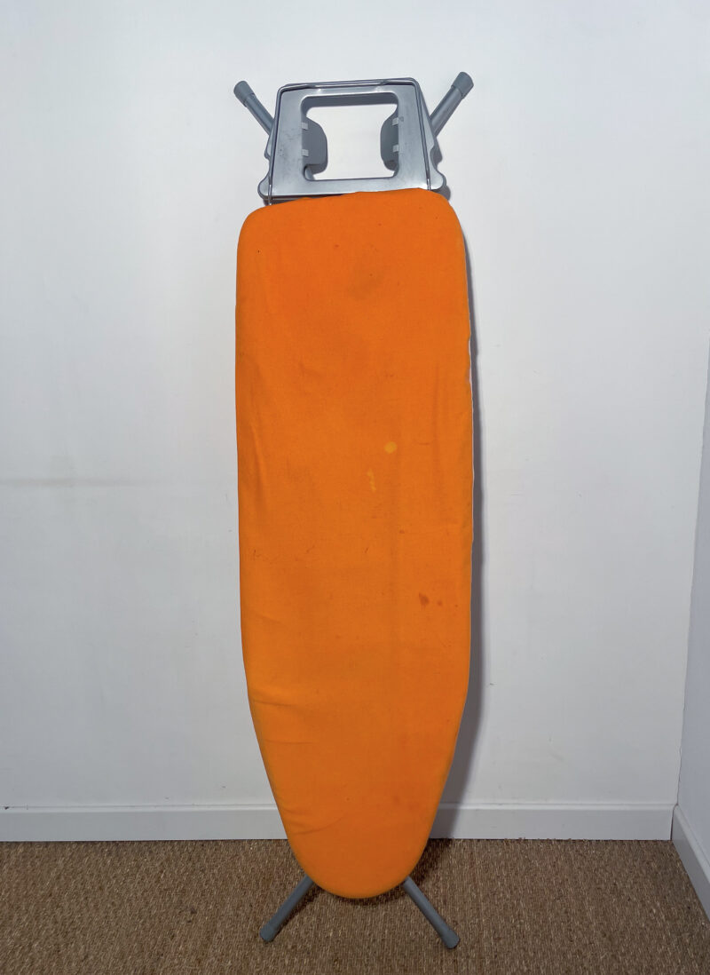 Table à repasser orange – Image 8