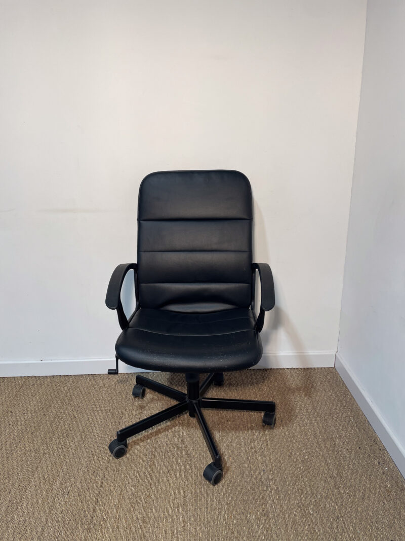 Fauteuil de bureau noir à roulettes – Image 2