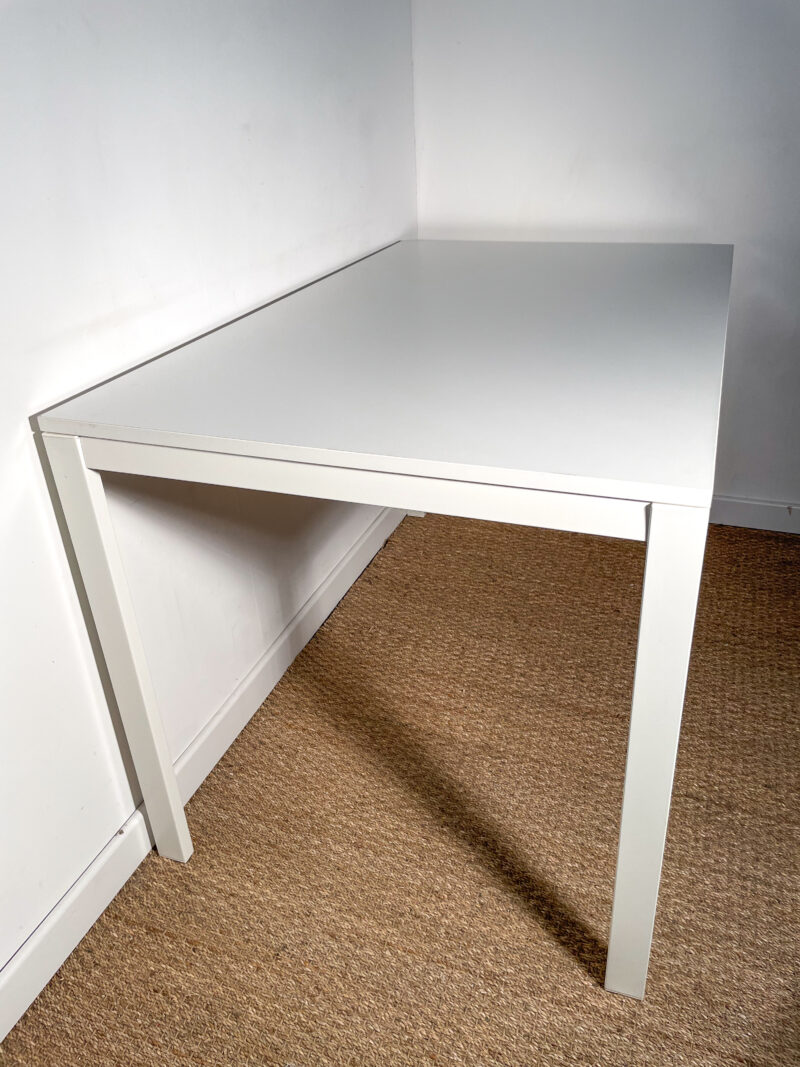 Table rectangulaire blanche – Image 4