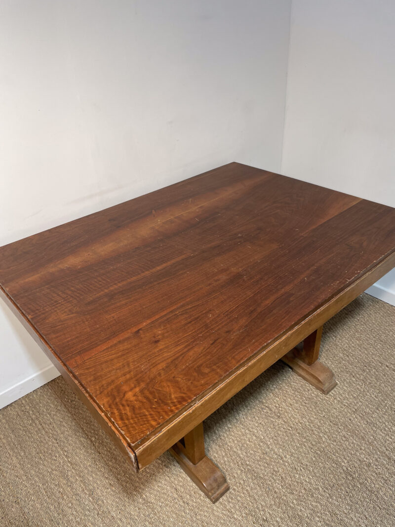 Table en bois rectangulaire – Image 3