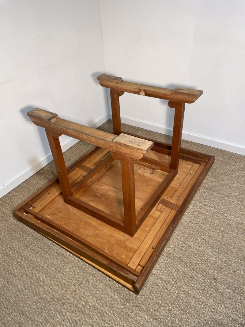 Table en bois rectangulaire – Image 6