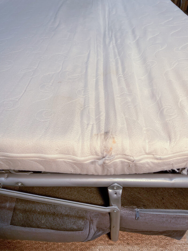 Canapé-lit gris (dépliable) – Image 13