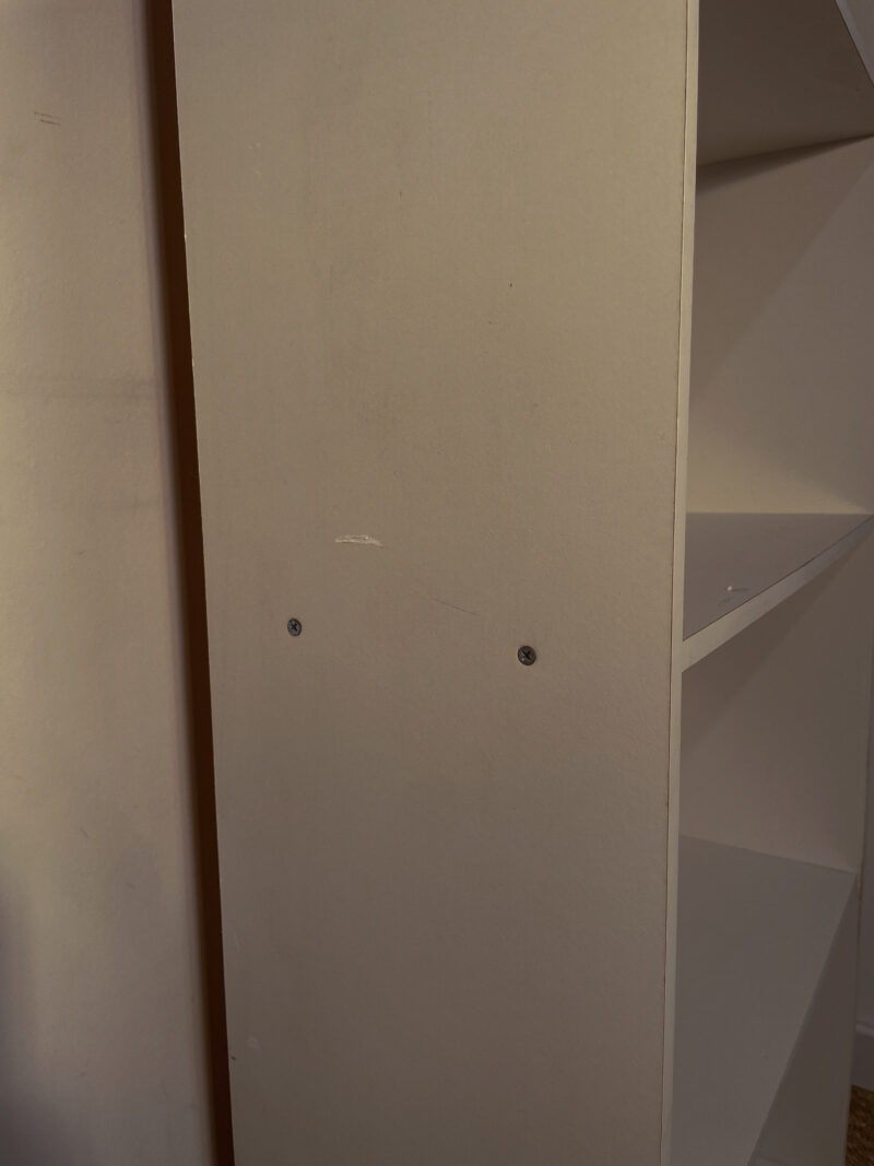 Bibliothèque haute en bois blanche – Image 5