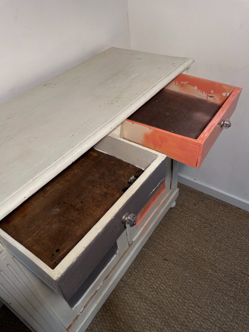 Buffet blanc et portes peintes – Image 6