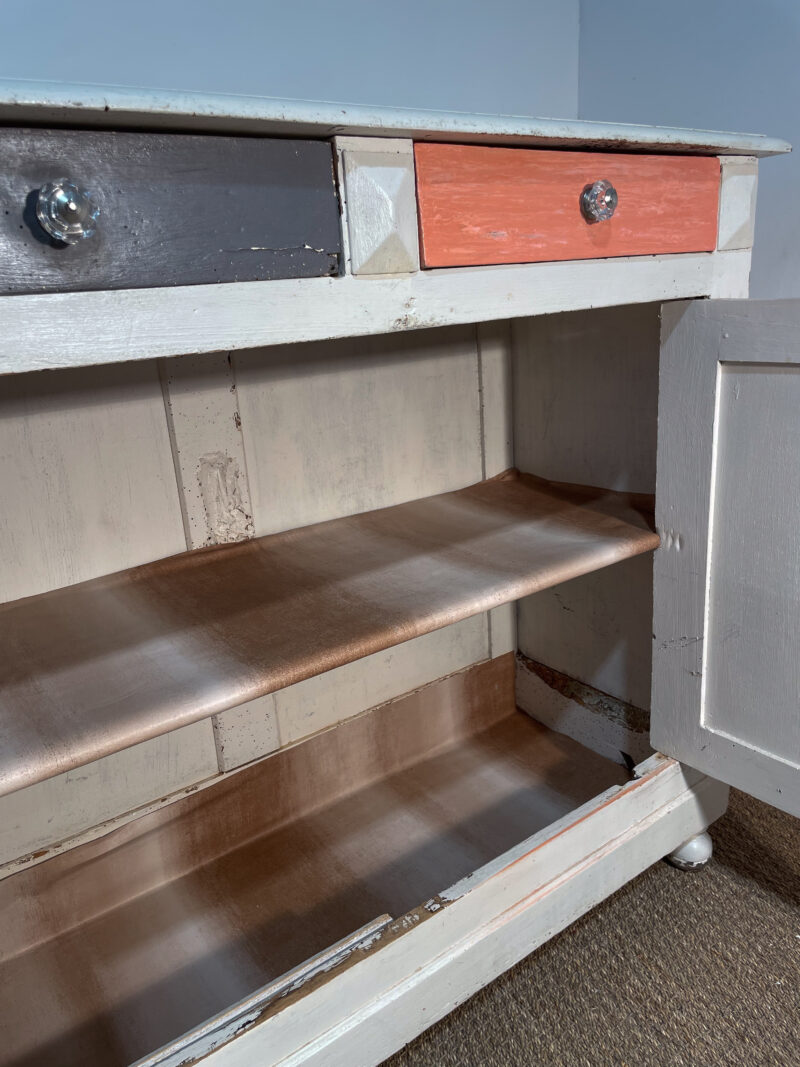 Buffet blanc et portes peintes – Image 4