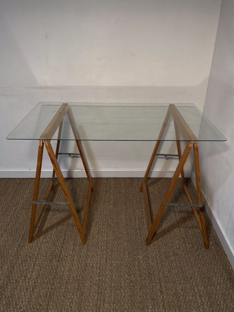 Bureau d'appoint [tréteaux et plateau en verre] – Image 2