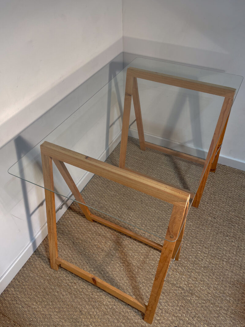 Bureau d'appoint [tréteaux et plateau en verre] – Image 3