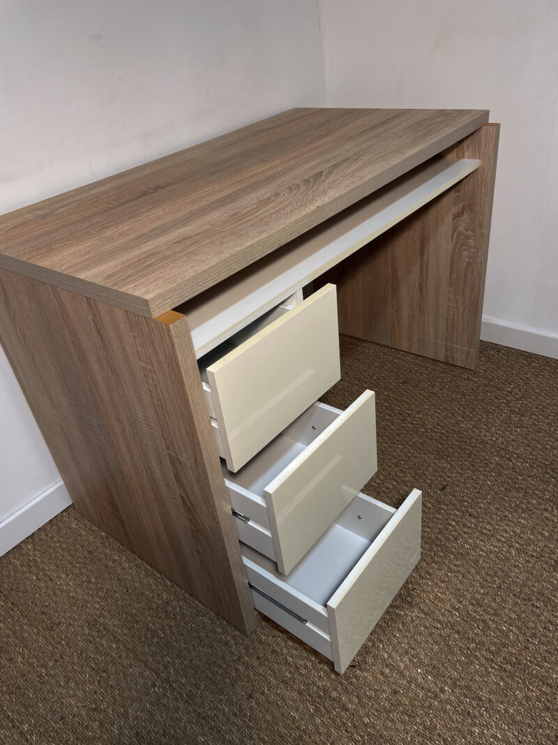 Bureau en bois clair et tiroirs beiges – Image 4