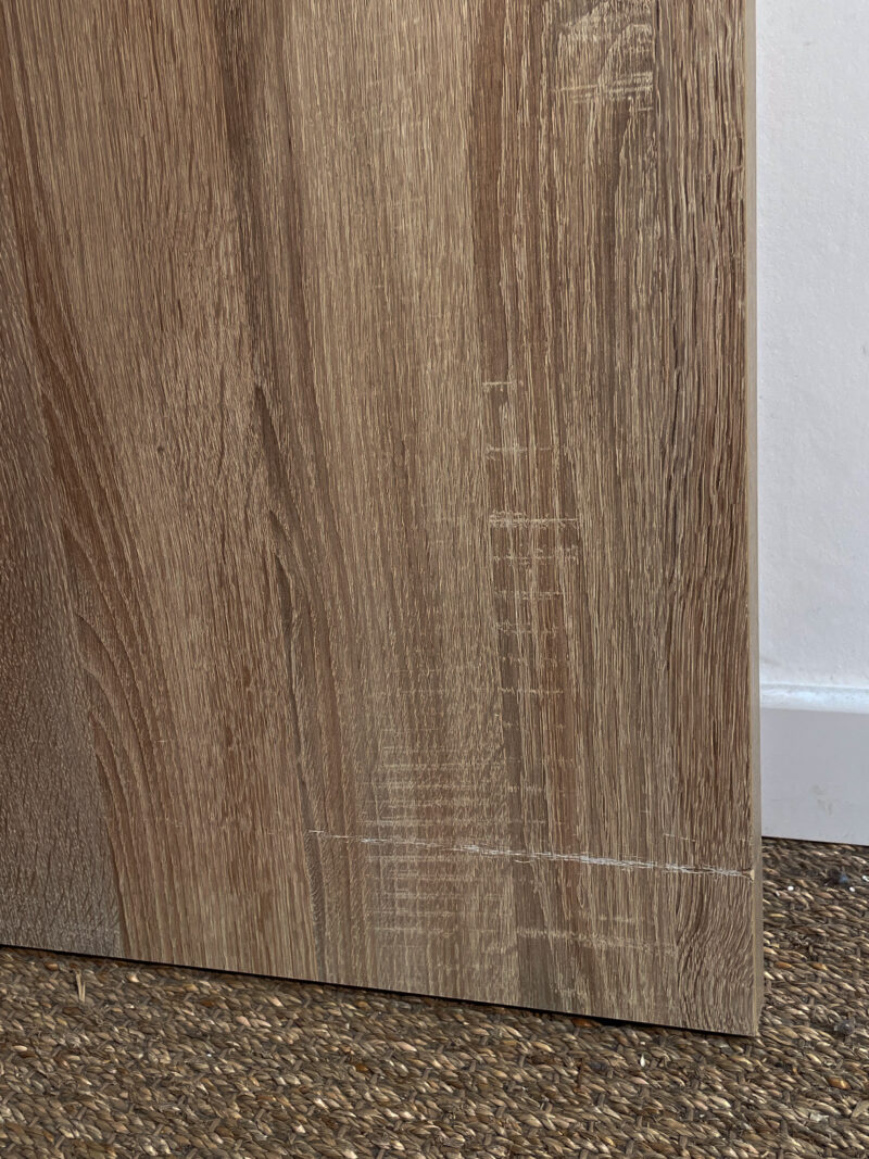 Bureau en bois clair et tiroirs beiges – Image 5