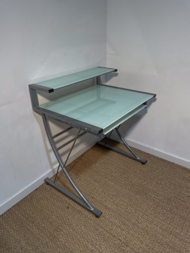 Petit bureau turquoise en verre