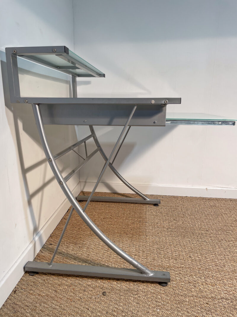 Petit bureau turquoise en verre – Image 5