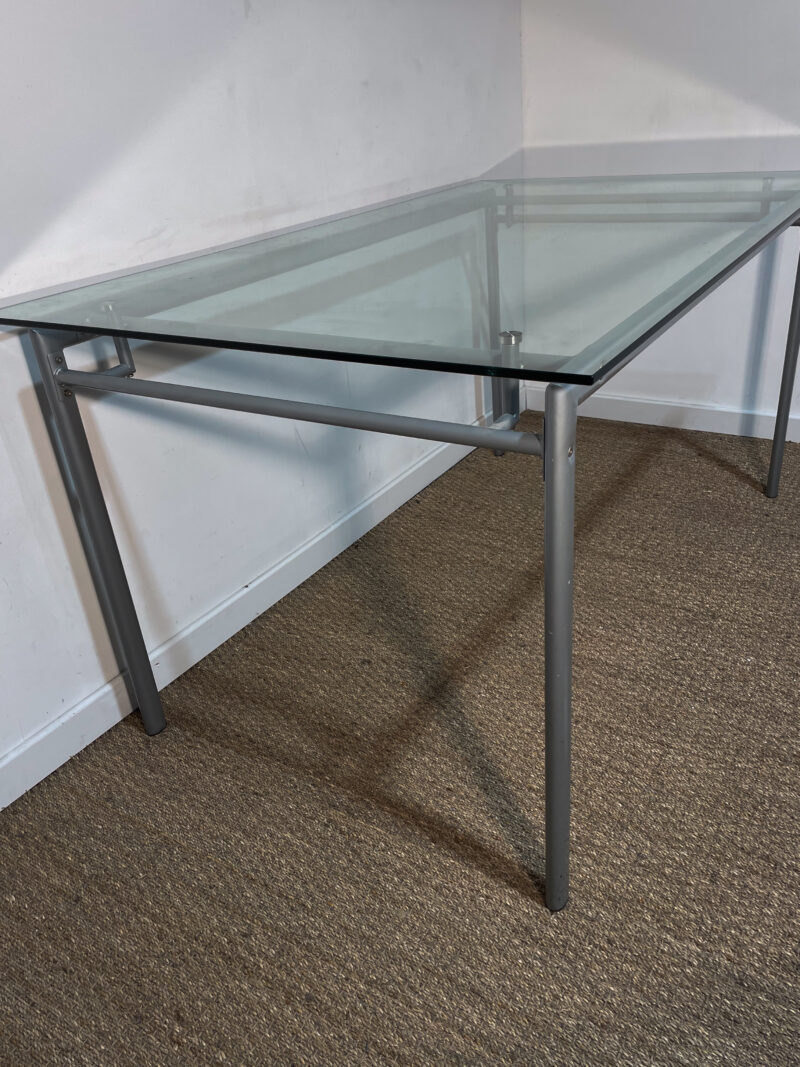Bureau en verre et pieds gris – Image 3