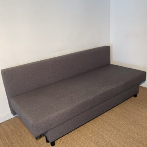 Canapé gris convertible en banquette