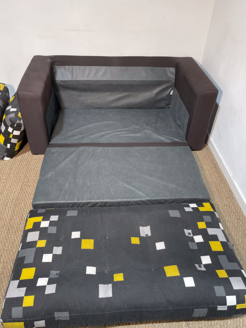 Canapé à carreaux dépliable – Image 4