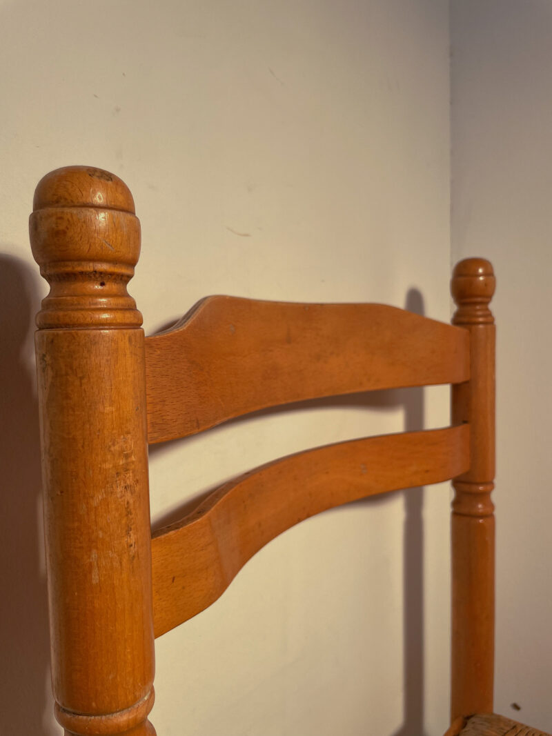 Chaise en bois et assise en paille – Image 5