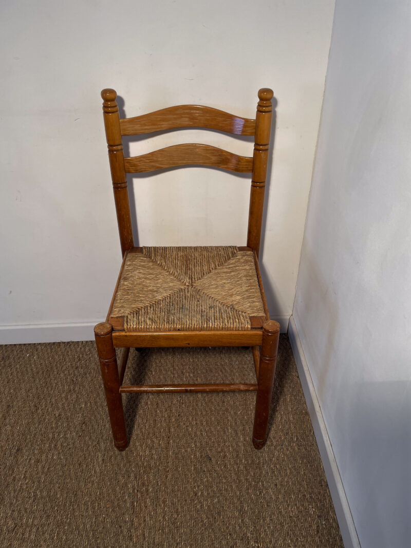 Chaise en bois assise en paille – Image 2