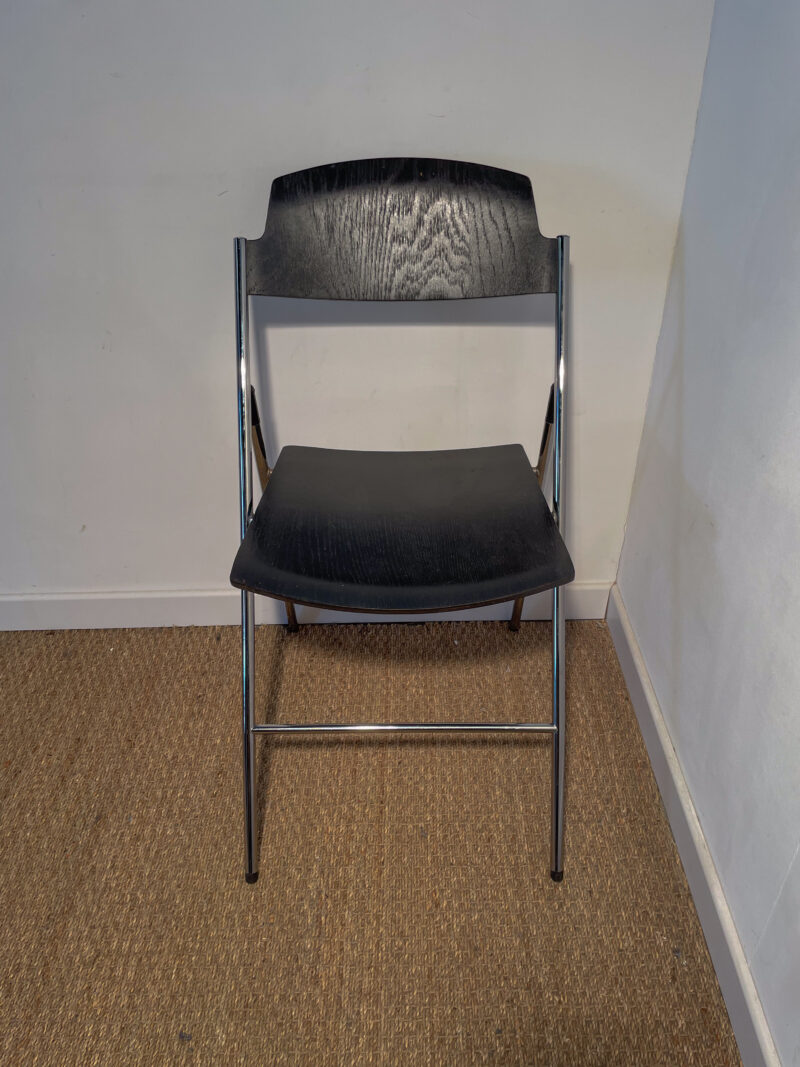Chaise noire pieds métalliques pliante – Image 3