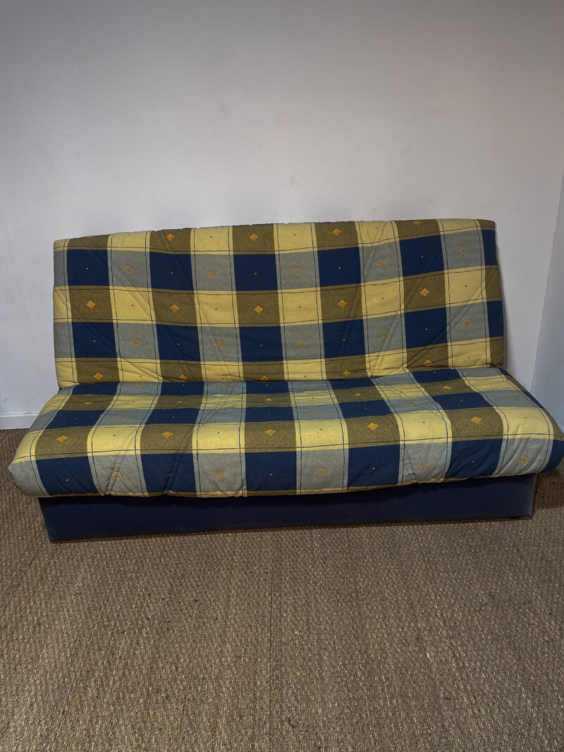 Canapé clic-clac à carreaux bleu et jaune – Image 2