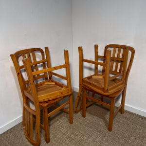 Lot de 2 chaises en pin (plusieurs disponibles)