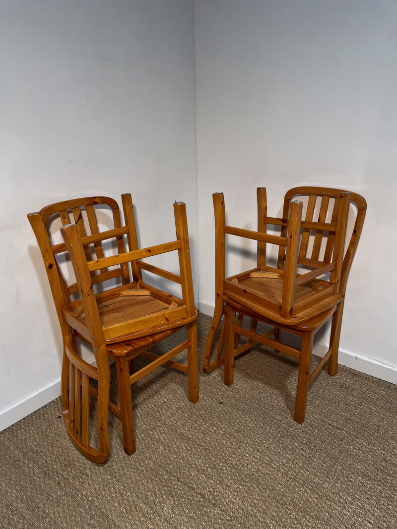 Lot de 2 chaises en pin (plusieurs disponibles)