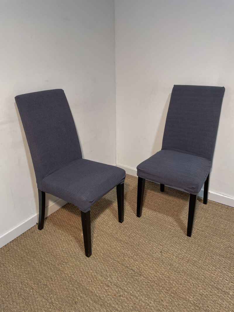 Lot de 2 chaises pieds en bois noir et assises en tissu bleu gris