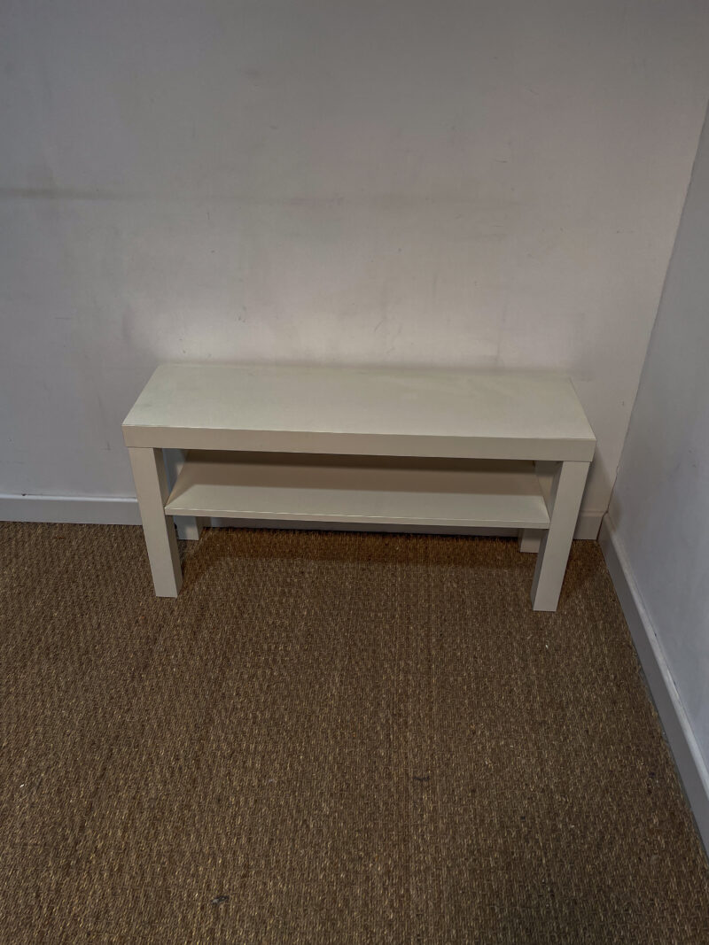 Meuble bas blanc à 2 niveaux – Image 2