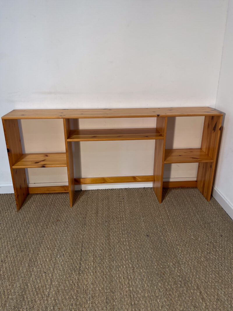 Meuble bas / étagère en pin – Image 2