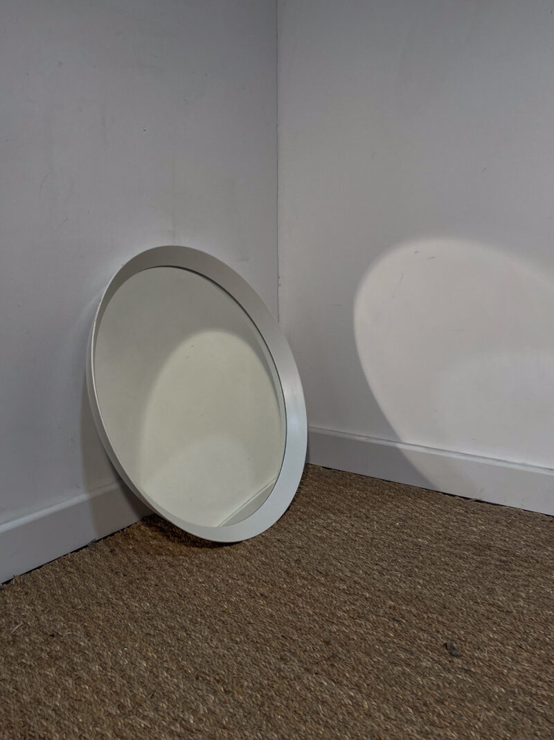 Miroir rond et cadre blanc à poser ou à accrocher