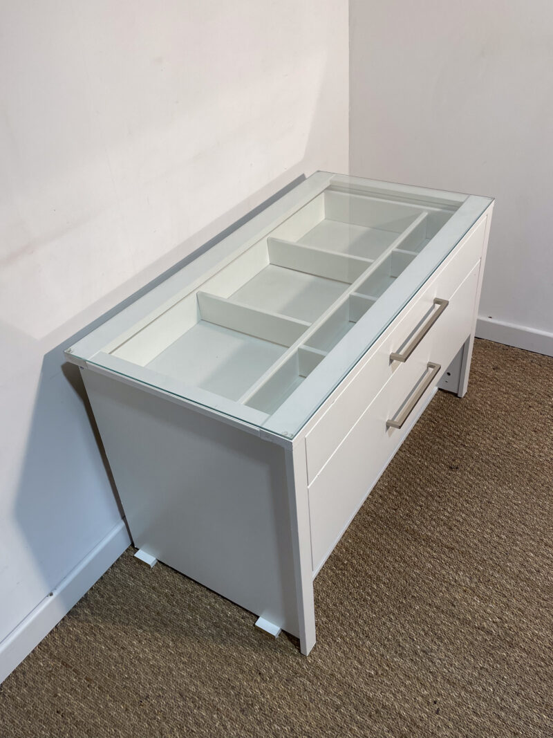Meuble bas plateau en verre – Image 7