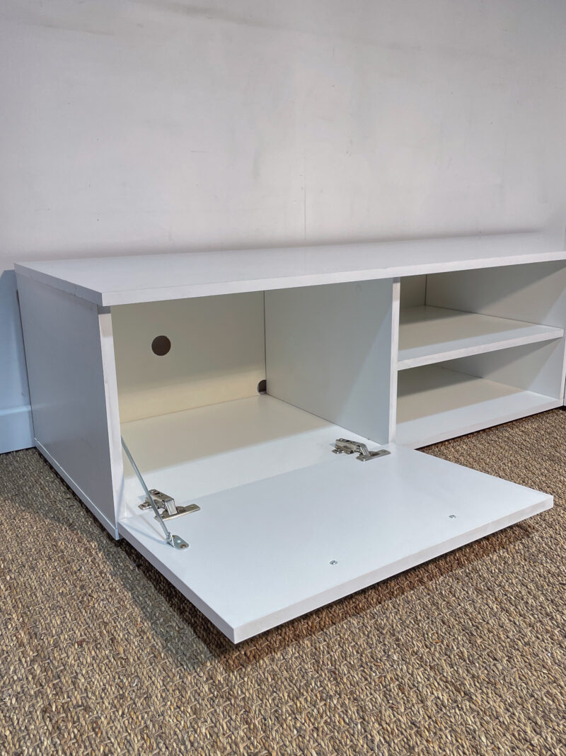 Meuble TV long en bois blanc – Image 3