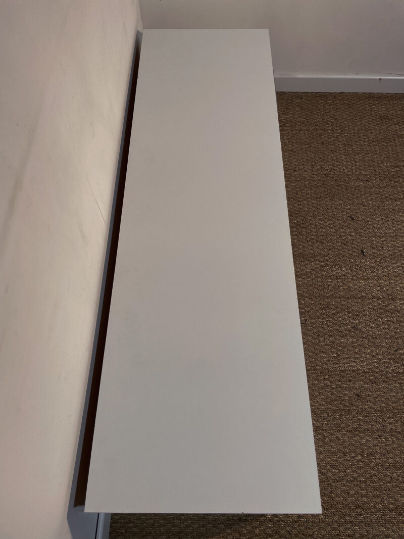 Meuble TV long en bois blanc – Image 5
